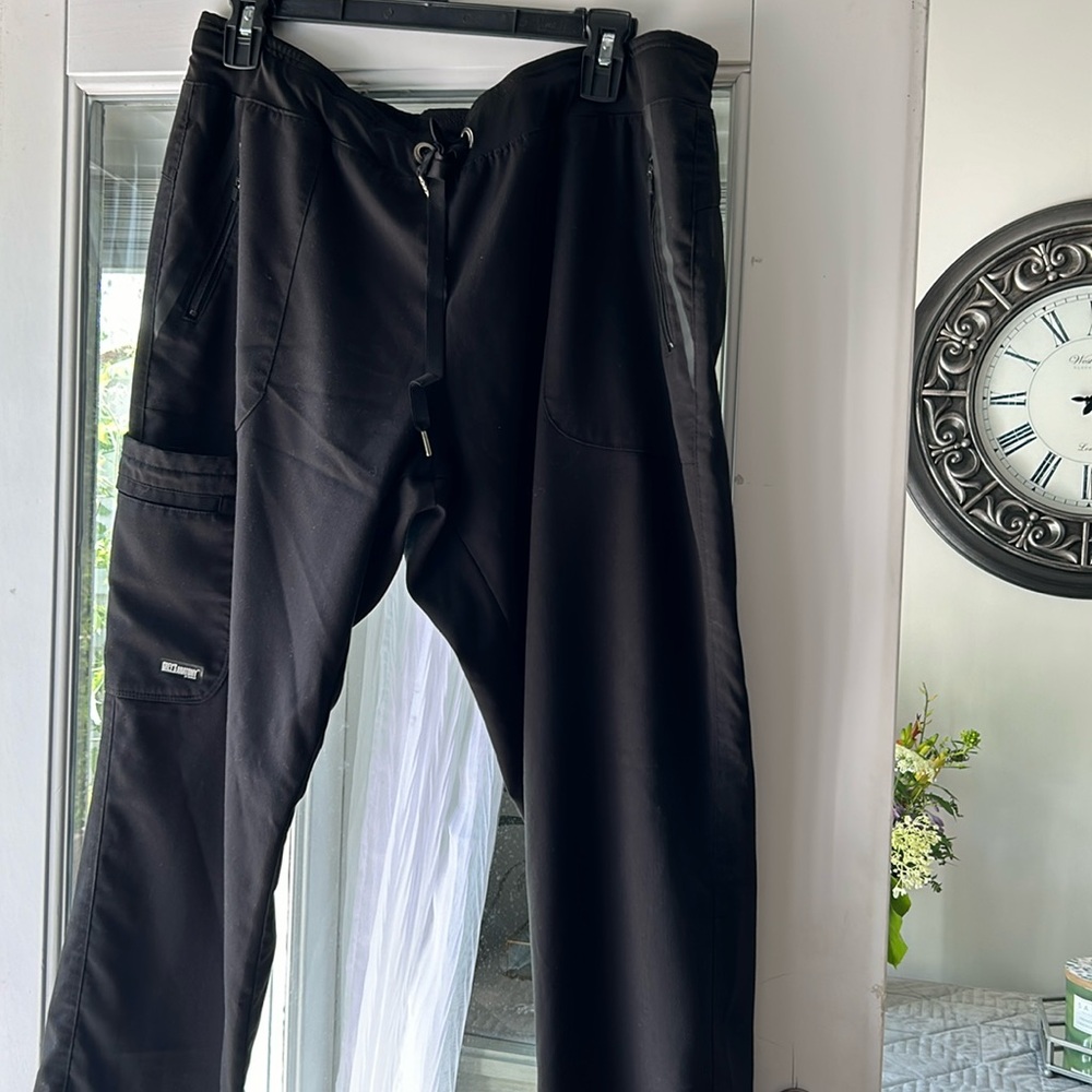 Grey’s Anatomy scrub pants size extra large.